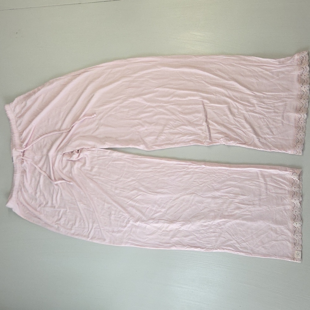 Barefoot Dreams Luxe Milk Jersey V-Neck Tee & Classic Pant Set - Picture 8 of 15